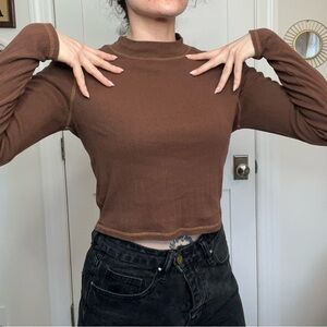 AE Long Sleeve Mock Neck w/ Ribbing detail